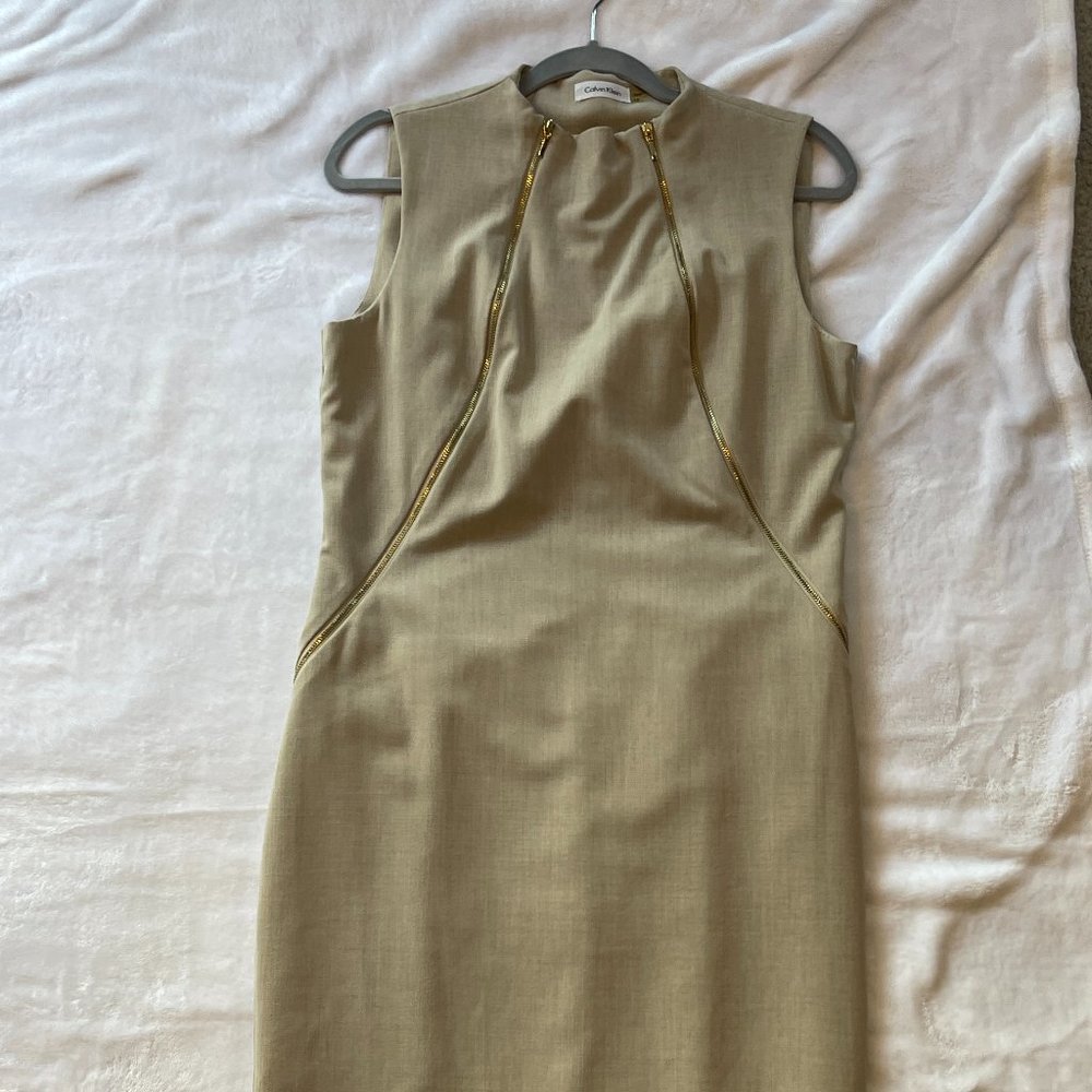 SLEEVELESS DRESS